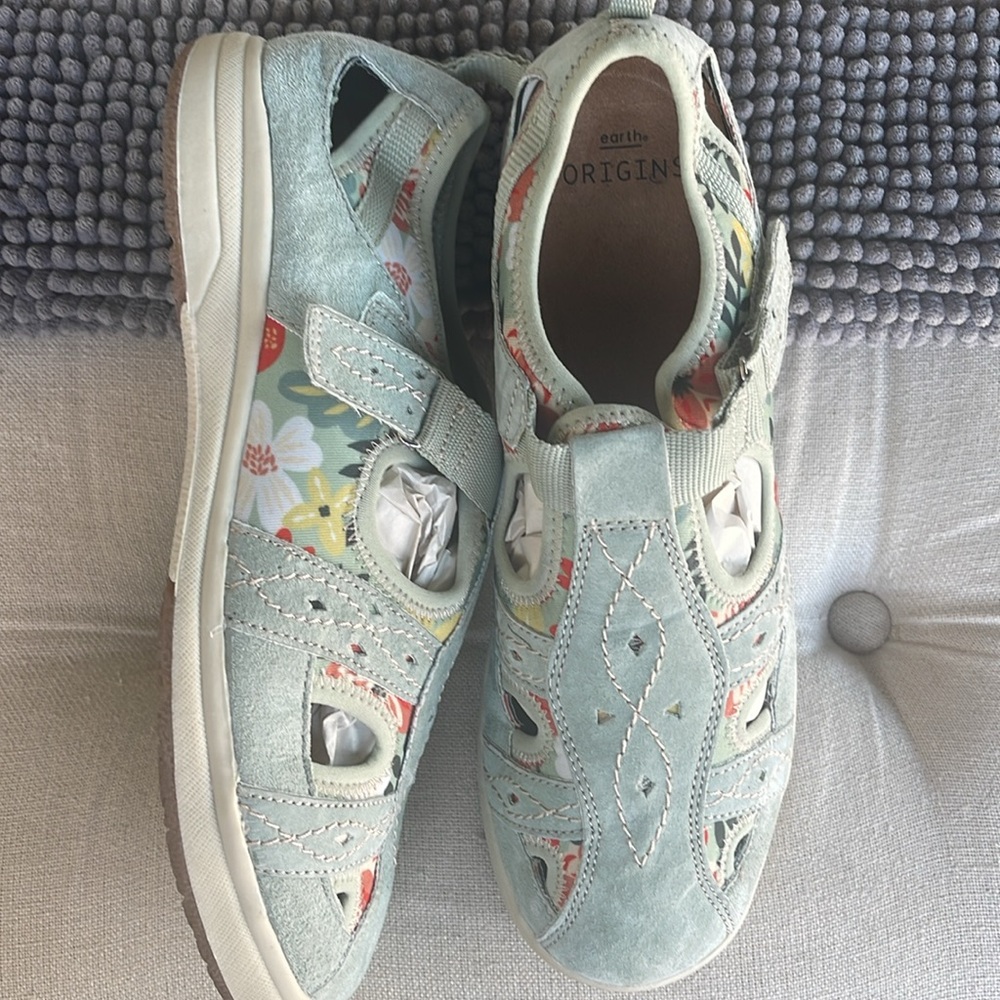Earth Origins Mint Suede Floral Cutout Slip-On Flats
